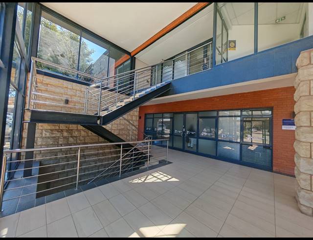 132M² OFFICE TO LET IN MEYERSDAL